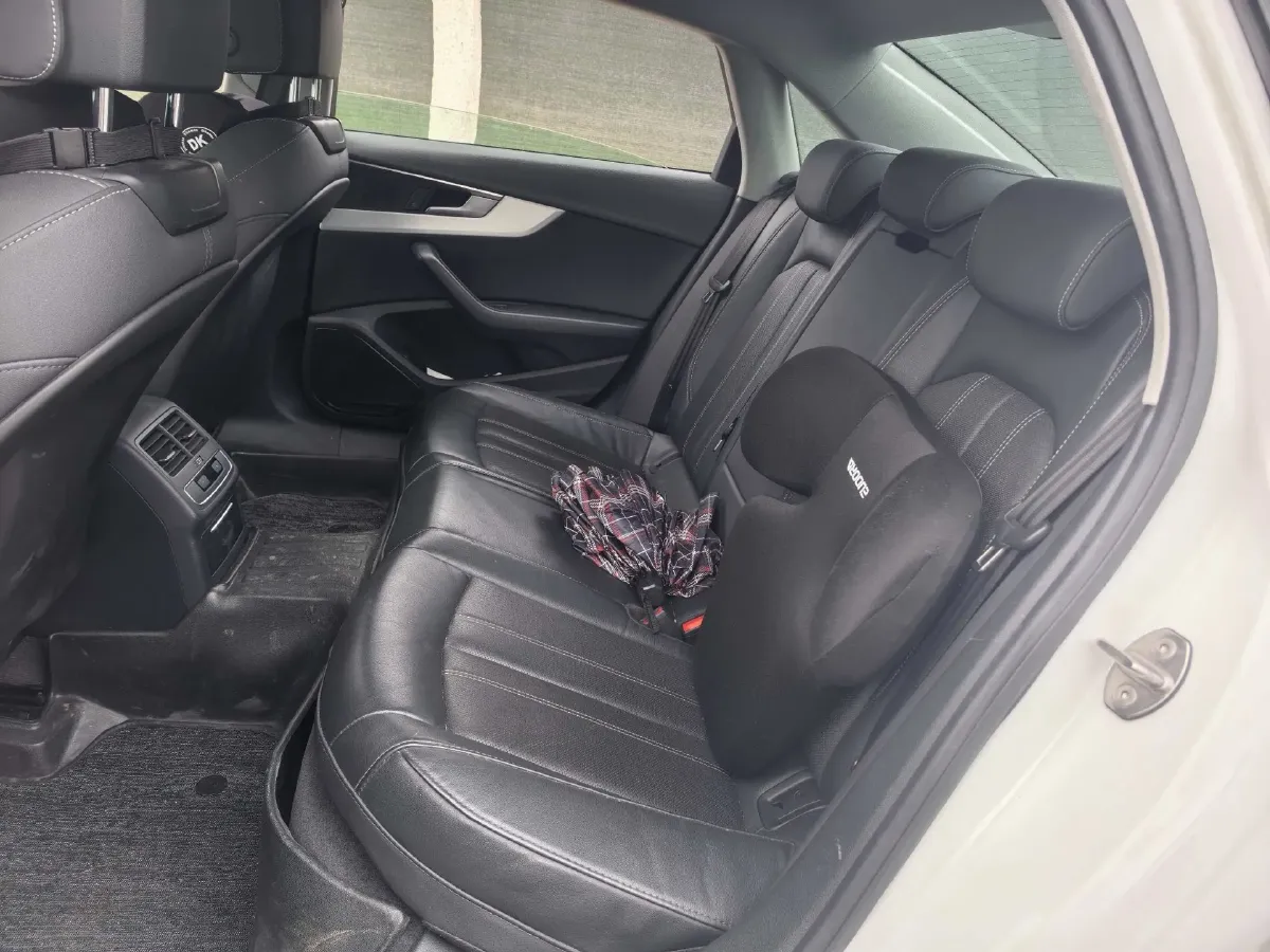 2020 Audi A4L 2.0T 190HP L4 7DCT,autocango,china used car exporter,china ev exporter,chinese used car exporter,chinese used ev exporter