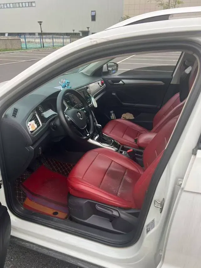 2019 Volkswagen T-Roc 1.4T 131HP L4 7DCT,autocango,china used car exporter,china ev exporter,chinese used car exporter,chinese used ev exporter