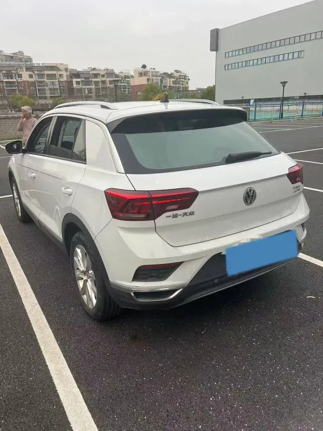 2019 Volkswagen T-Roc 1.4T 131HP L4 7DCT,autocango,china used car exporter,china ev exporter,chinese used car exporter,chinese used ev exporter