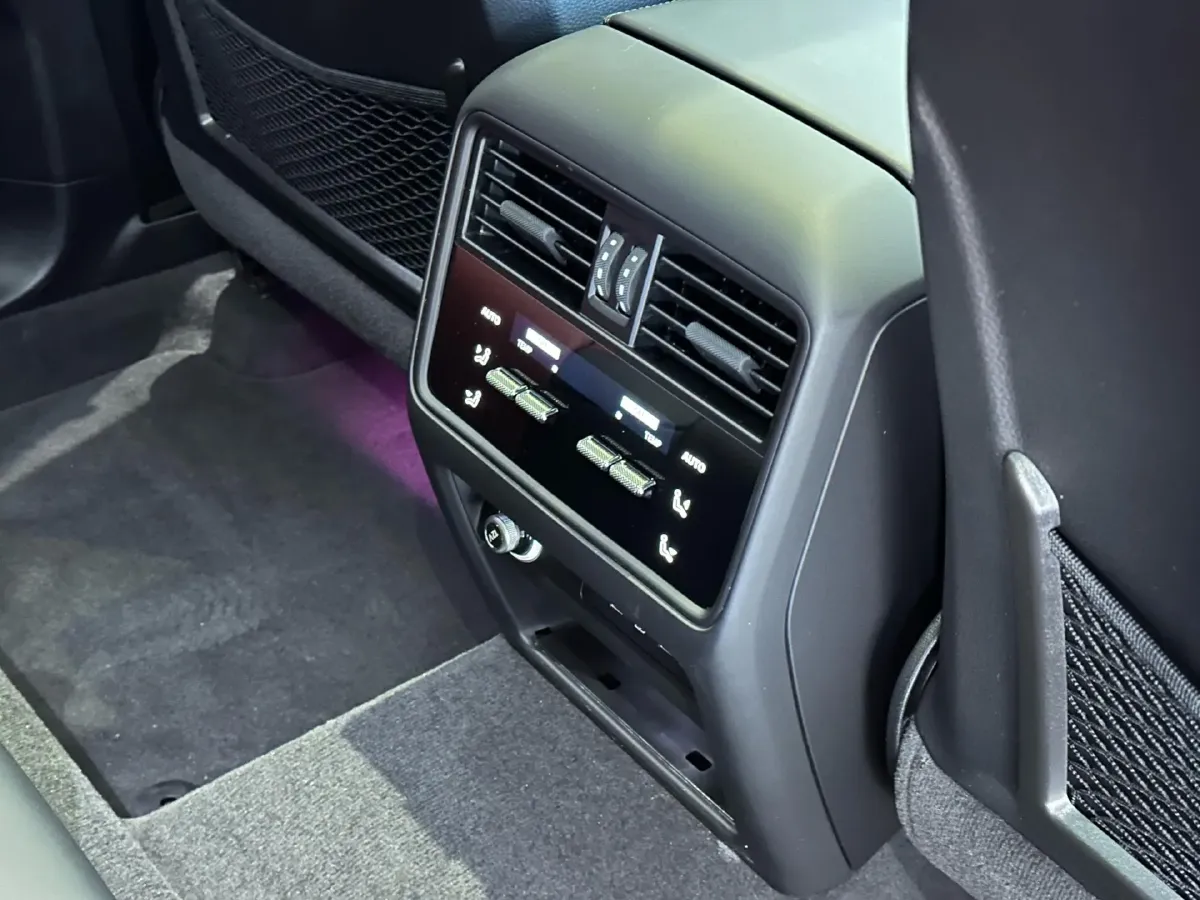 2025 Porsche Cayenne 3.0T 354HP V6 8AT,autocango,china used car exporter,china ev exporter,chinese used car exporter,chinese used ev exporter