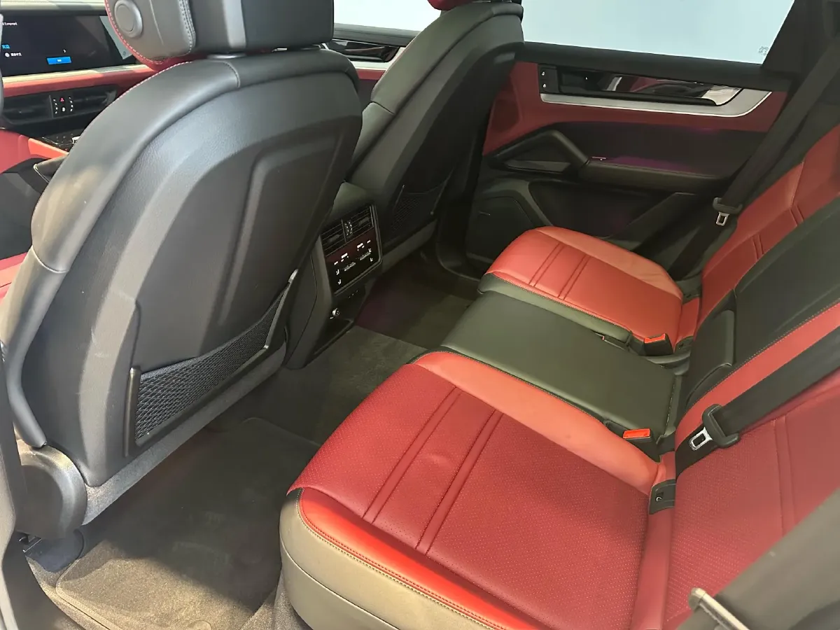 2025 Porsche Cayenne 3.0T 354HP V6 8AT,autocango,china used car exporter,china ev exporter,chinese used car exporter,chinese used ev exporter