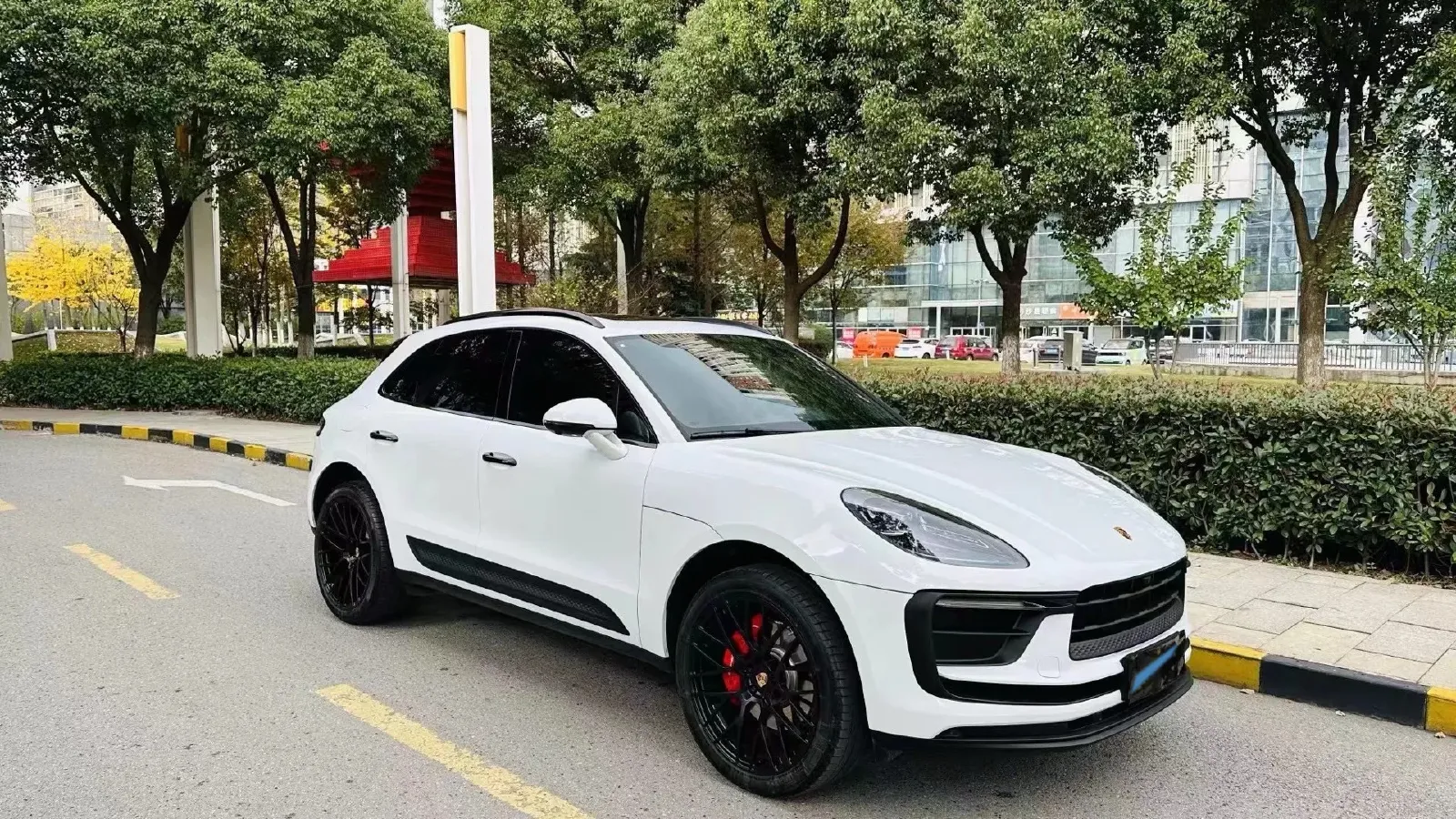 2022 Porsche Macan 2.0T 265HP L4 7DCT,autocango,china used car exporter,china ev exporter,chinese used car exporter,chinese used ev exporter