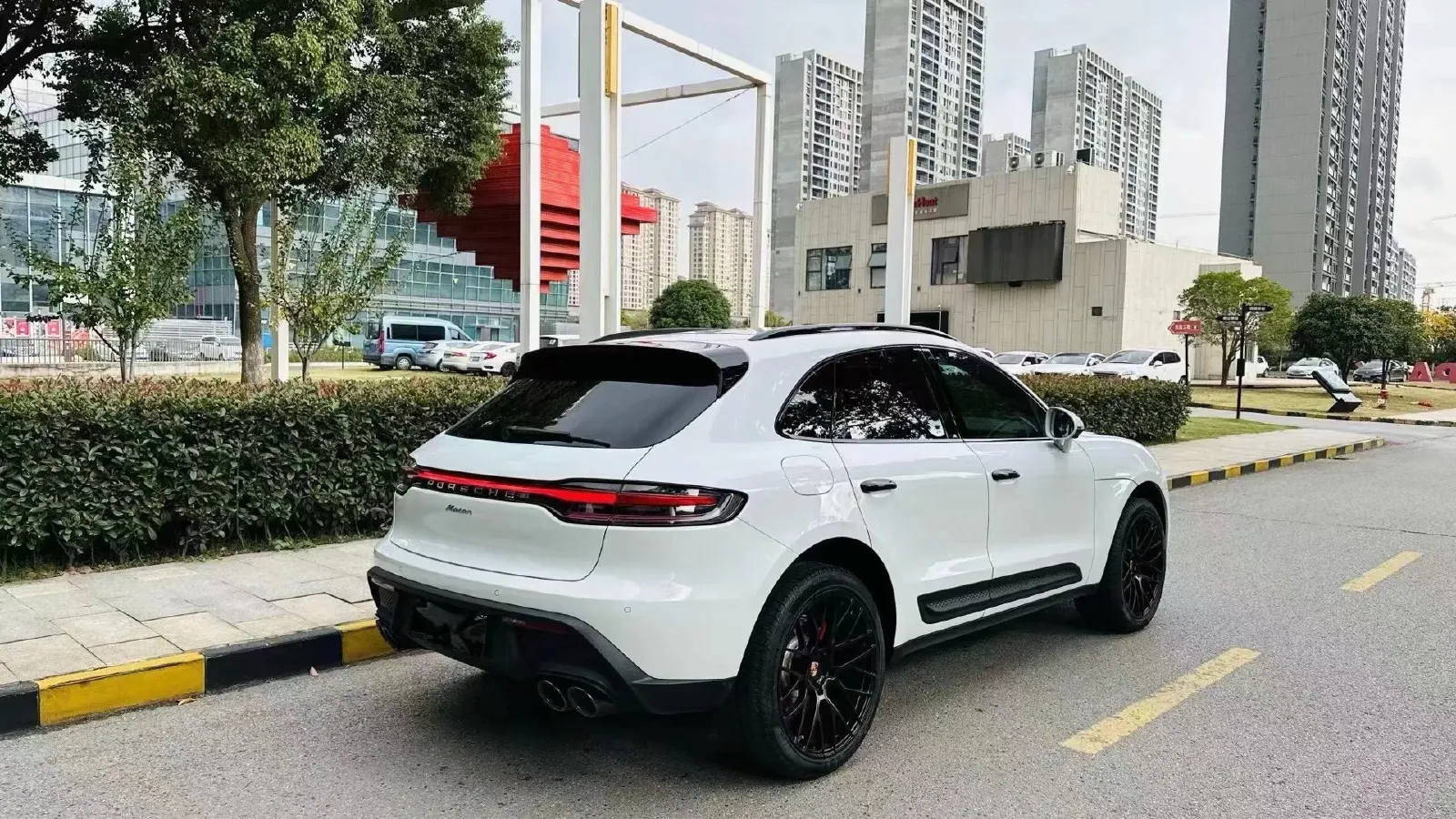 2022 Porsche Macan 2.0T 265HP L4 7DCT,autocango,china used car exporter,china ev exporter,chinese used car exporter,chinese used ev exporter