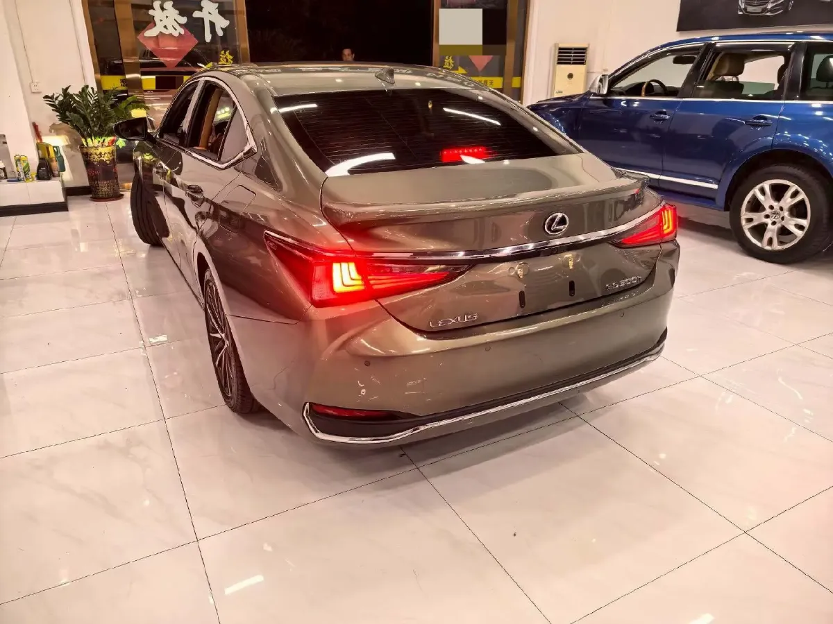 2021 Lexus ES 2.5L 178HP L4 E-CVT Hybrid,autocango,china used car exporter,china ev exporter,chinese used car exporter,chinese used ev exporter