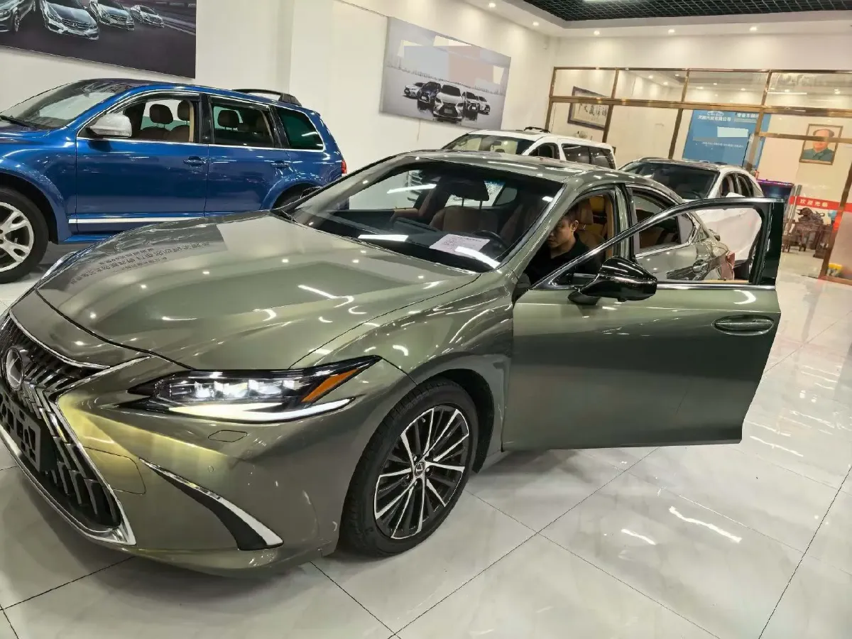 2021 Lexus ES 2.5L 178HP L4 E-CVT Hybrid,autocango,china used car exporter,china ev exporter,chinese used car exporter,chinese used ev exporter