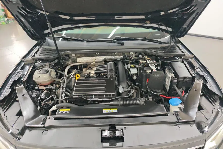 2020 Volkswagen Magotan 1.4T 150HP L4 7DCT,autocango,china used car exporter,china ev exporter,chinese used car exporter,chinese used ev exporter