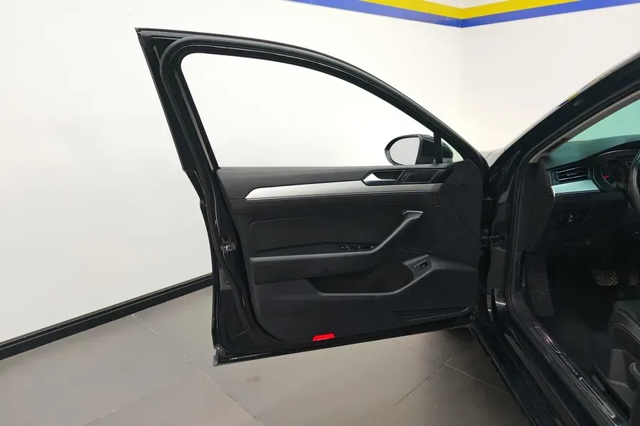 2020 Volkswagen Magotan 1.4T 150HP L4 7DCT,autocango,china used car exporter,china ev exporter,chinese used car exporter,chinese used ev exporter