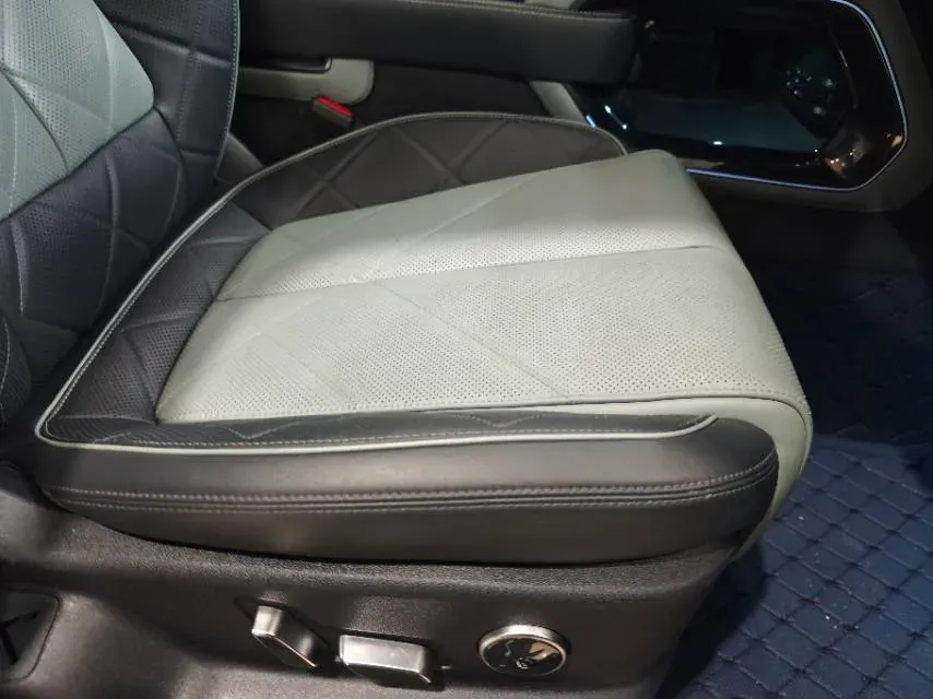 2023 FangChengBao Bao 5 1.5T 194HP L4 E-CVT PHEV 31.8KWH,autocango,china used car exporter,china ev exporter,chinese used car exporter,chinese used ev exporter