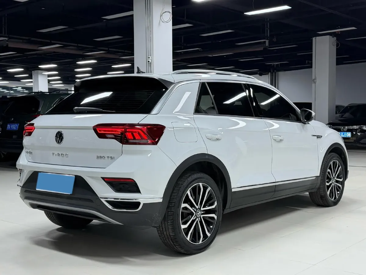 2022 Volkswagen T-Roc 1.4T 150HP L4 7DCT,autocango,china used car exporter,china ev exporter,chinese used car exporter,chinese used ev exporter