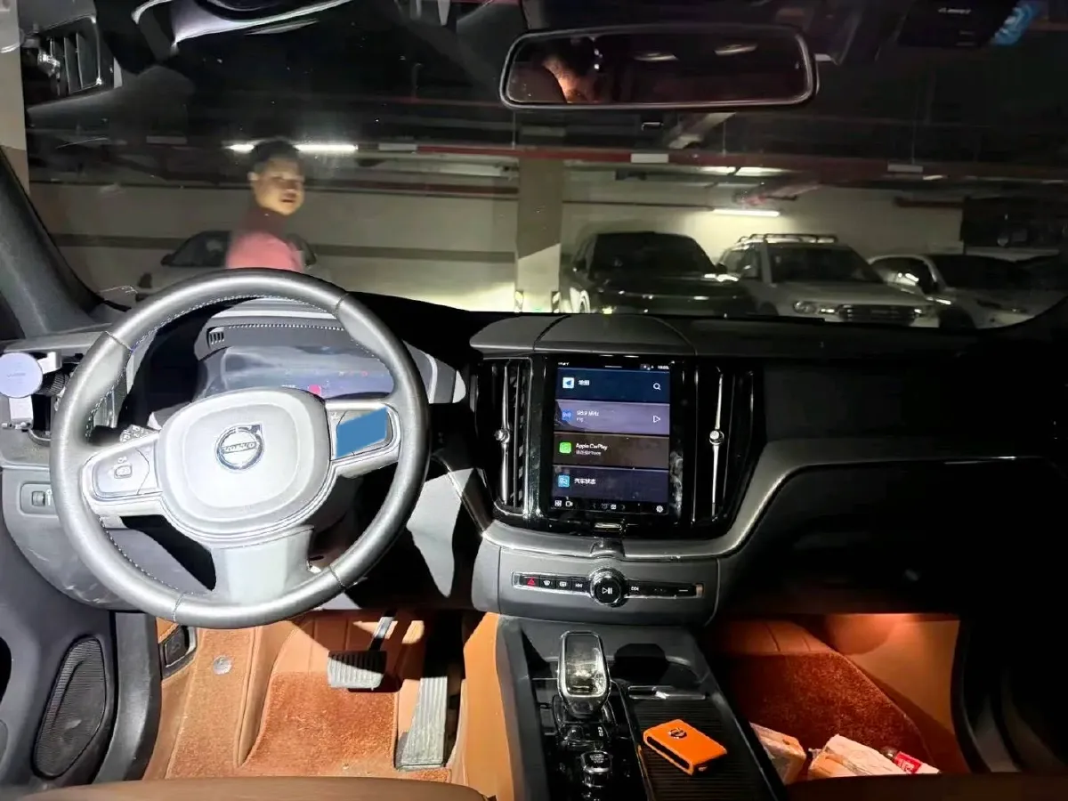 2022 Volvo XC60 2.0T 250HP L4 8AT,autocango,china used car exporter,china ev exporter,chinese used car exporter,chinese used ev exporter