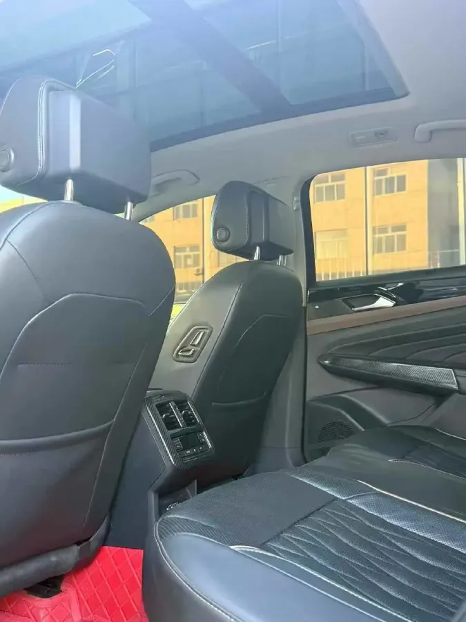 2019 Volvo V40 1.5T 152HP L4 6AT,autocango,china used car exporter,china ev exporter,chinese used car exporter,chinese used ev exporter