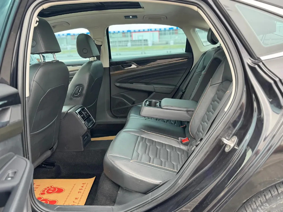 2020 Volkswagen Passat 2.0T 186HP L4 7DCT,autocango,china used car exporter,china ev exporter,chinese used car exporter,chinese used ev exporter