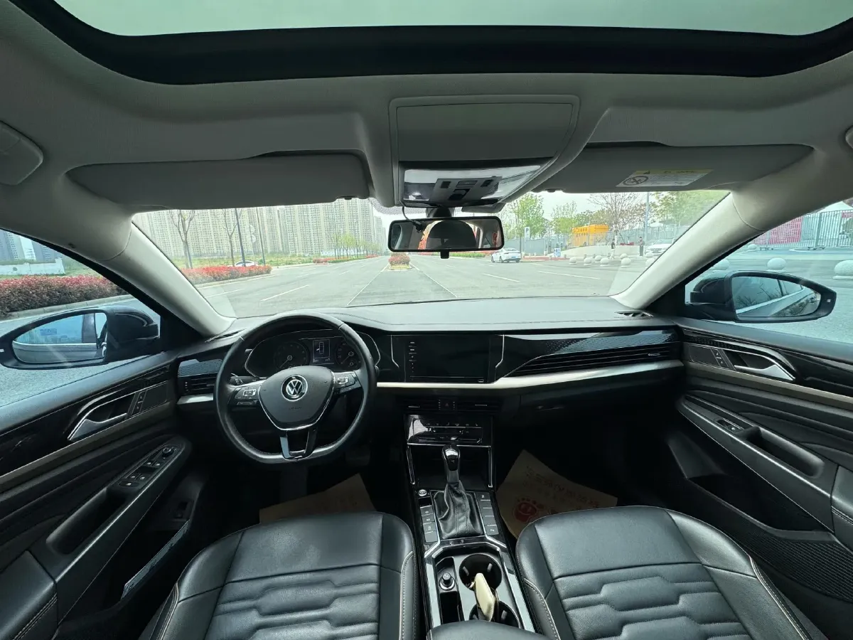 2020 Volkswagen Passat 2.0T 186HP L4 7DCT,autocango,china used car exporter,china ev exporter,chinese used car exporter,chinese used ev exporter