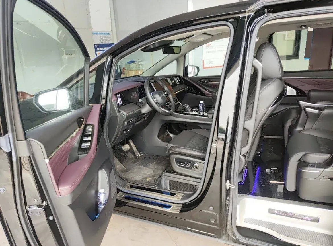 2024 GAC Trumpchi M8 2.0T 190HP L4 2DHT Hybrid,autocango,china used car exporter,china ev exporter,chinese used car exporter,chinese used ev exporter