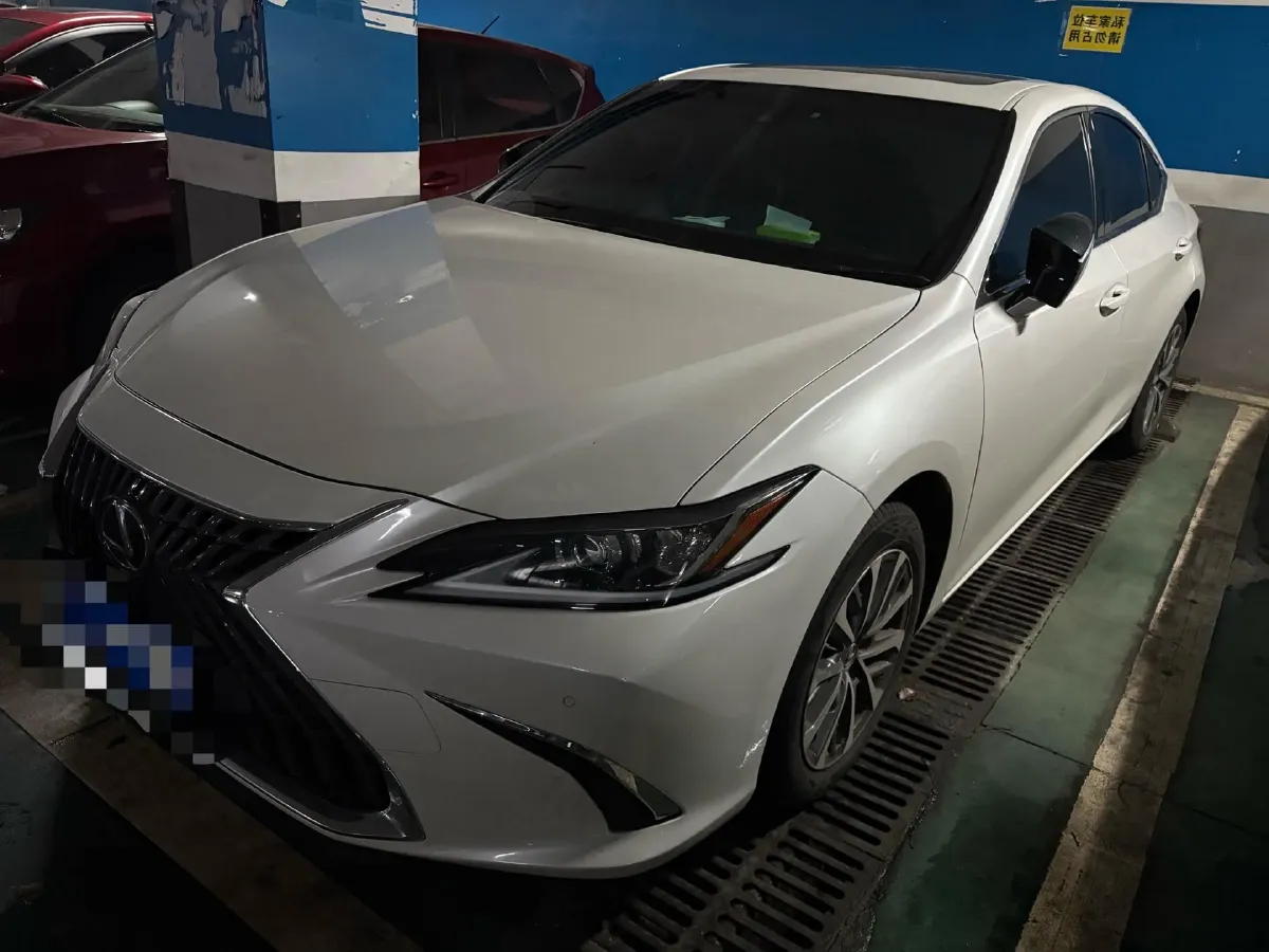 2023 Lexus ES 2.0L 173HP L4 CVT,autocango,china used car exporter,china ev exporter,chinese used car exporter,chinese used ev exporter