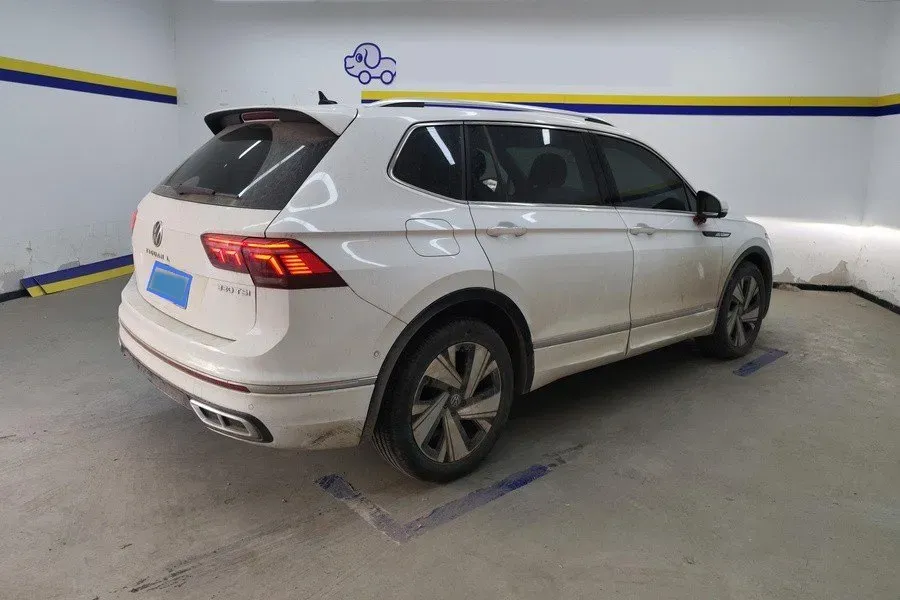 2023 Volkswagen Tiguan L 2.0T 186HP L4 7DCT,autocango,china used car exporter,china ev exporter,chinese used car exporter,chinese used ev exporter