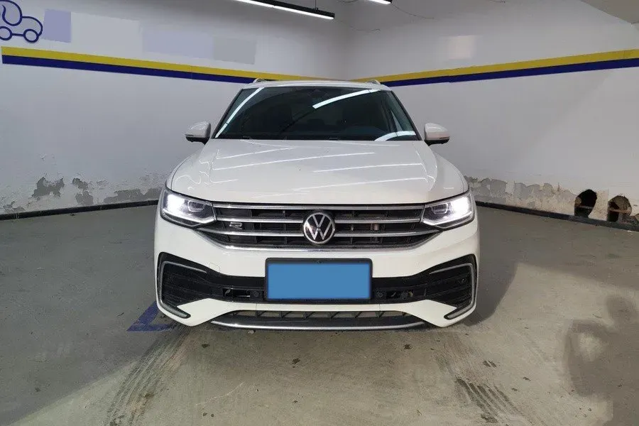 2023 Volkswagen Tiguan L 2.0T 186HP L4 7DCT,autocango,china used car exporter,china ev exporter,chinese used car exporter,chinese used ev exporter
