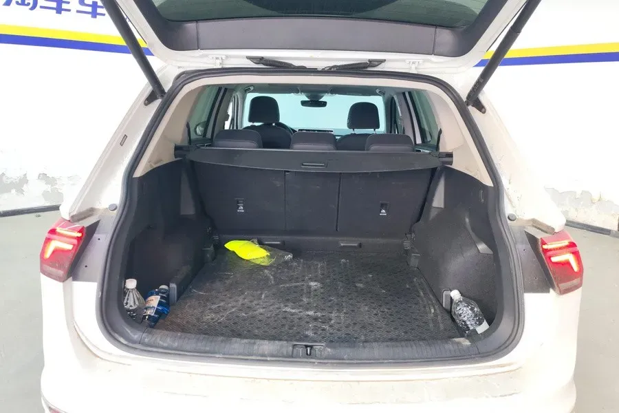 2023 Volkswagen Tiguan L 2.0T 186HP L4 7DCT,autocango,china used car exporter,china ev exporter,chinese used car exporter,chinese used ev exporter