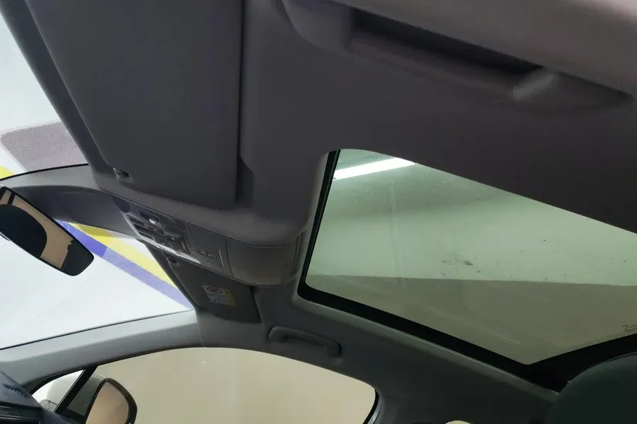 2023 Volkswagen Tiguan L 2.0T 186HP L4 7DCT,autocango,china used car exporter,china ev exporter,chinese used car exporter,chinese used ev exporter