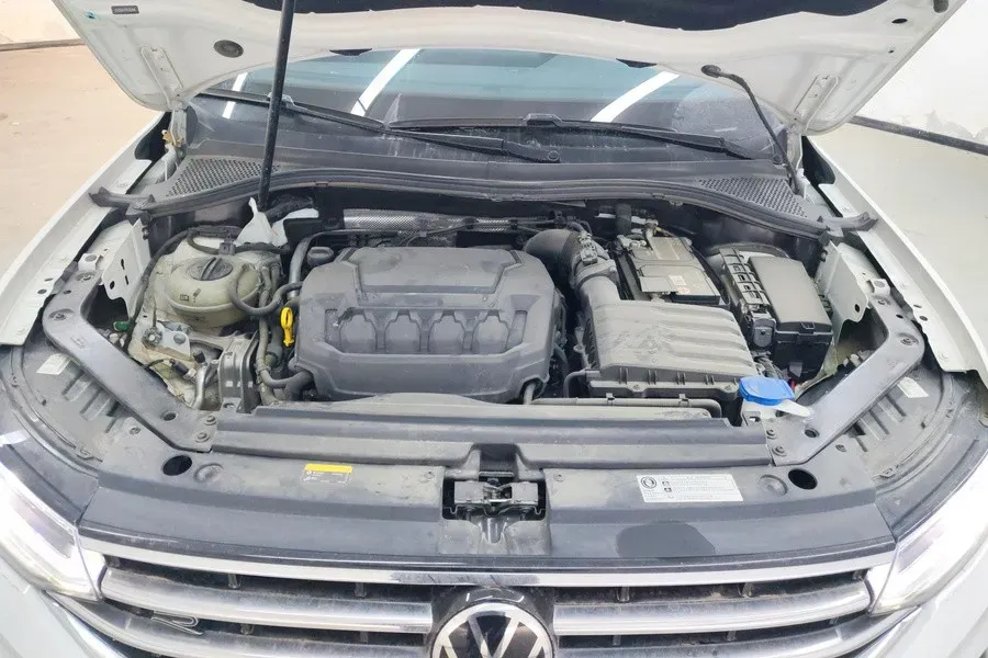 2023 Volkswagen Tiguan L 2.0T 186HP L4 7DCT,autocango,china used car exporter,china ev exporter,chinese used car exporter,chinese used ev exporter