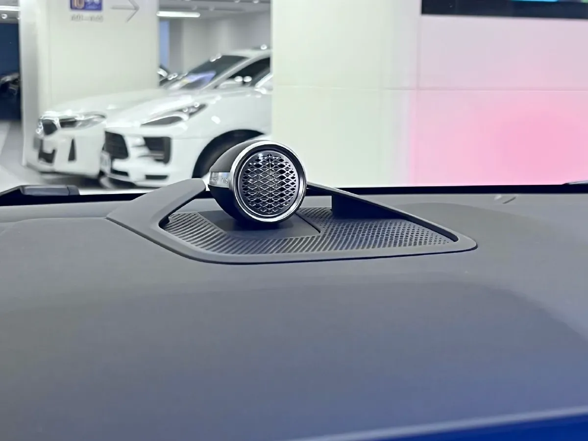 2025 Volvo EM90 BEV 116KWH,autocango,china used car exporter,china ev exporter,chinese used car exporter,chinese used ev exporter