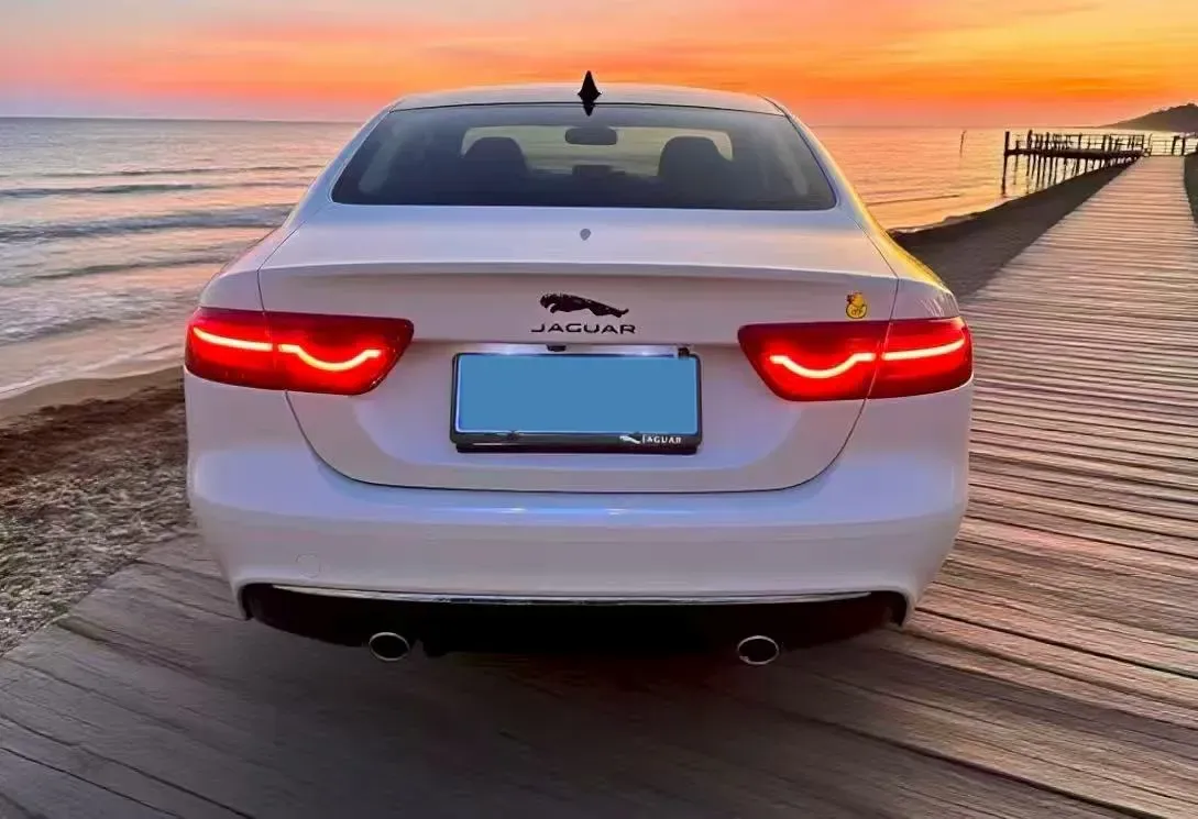 2018 Toyota Crown 2.0T 235HP L4 8AT,autocango,china used car exporter,china ev exporter,chinese used car exporter,chinese used ev exporter