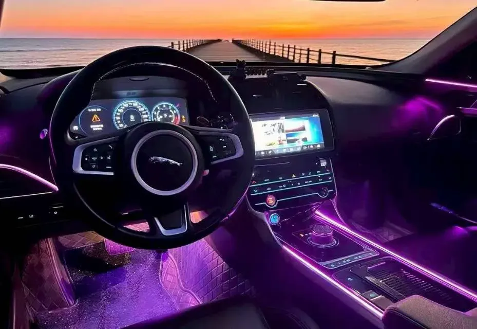 2018 Toyota Crown 2.0T 235HP L4 8AT,autocango,china used car exporter,china ev exporter,chinese used car exporter,chinese used ev exporter