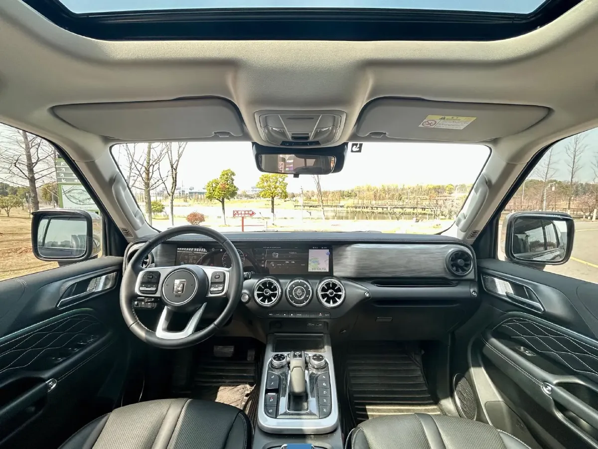 2023 Tank 300 2.0T 227HP L4 8AT,autocango,china used car exporter,china ev exporter,chinese used car exporter,chinese used ev exporter