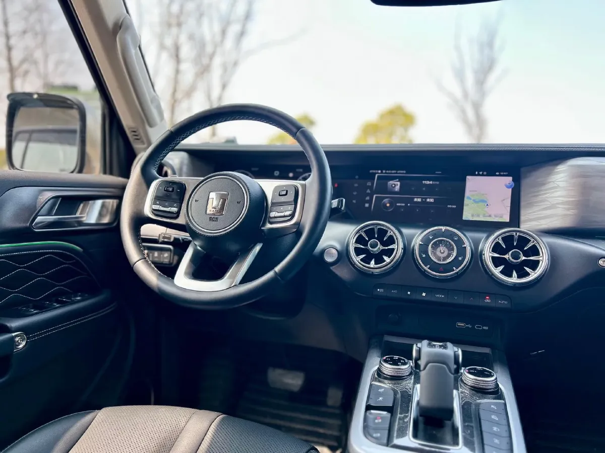 2023 Tank 300 2.0T 227HP L4 8AT,autocango,china used car exporter,china ev exporter,chinese used car exporter,chinese used ev exporter