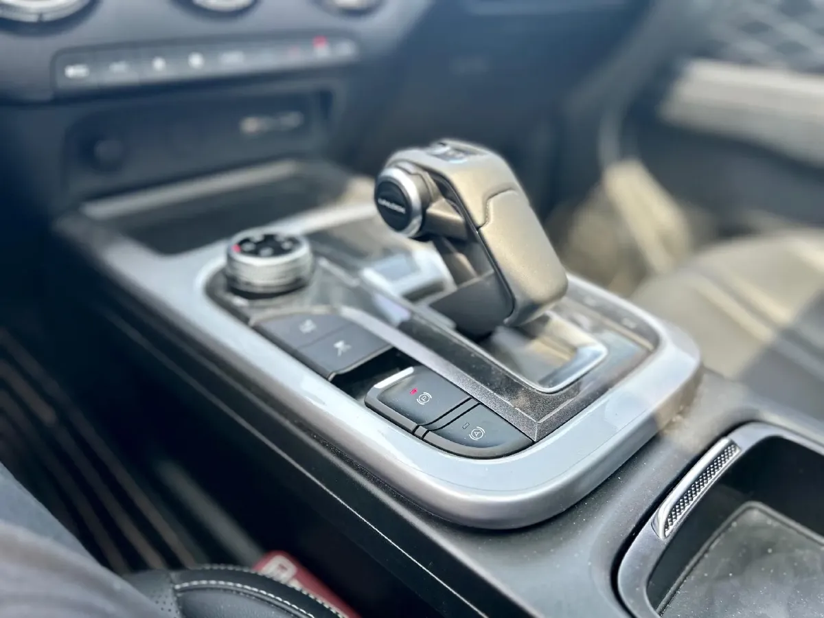 2023 Tank 300 2.0T 227HP L4 8AT,autocango,china used car exporter,china ev exporter,chinese used car exporter,chinese used ev exporter