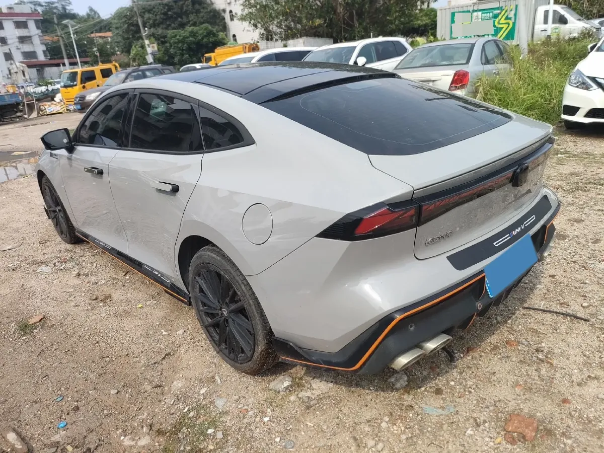 2023 ChangAn UNI-V 1.5T 188HP L4 7DCT,autocango,china used car exporter,china ev exporter,chinese used car exporter,chinese used ev exporter