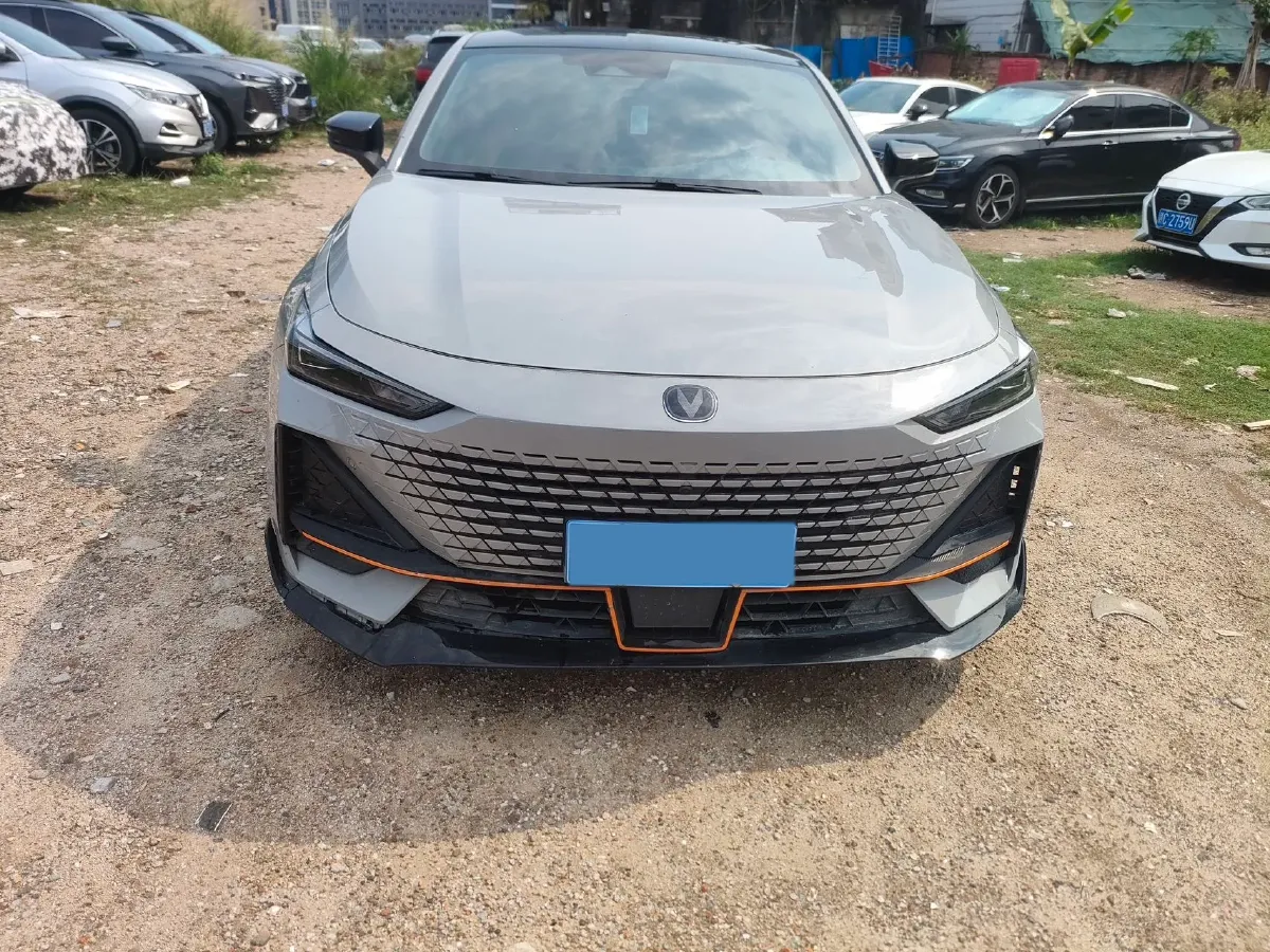 2023 ChangAn UNI-V 1.5T 188HP L4 7DCT,autocango,china used car exporter,china ev exporter,chinese used car exporter,chinese used ev exporter