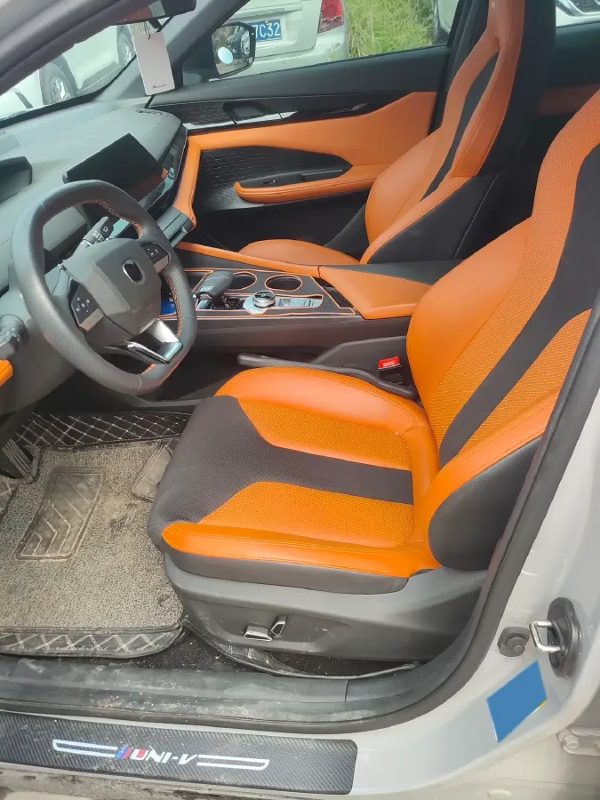 2023 ChangAn UNI-V 1.5T 188HP L4 7DCT,autocango,china used car exporter,china ev exporter,chinese used car exporter,chinese used ev exporter