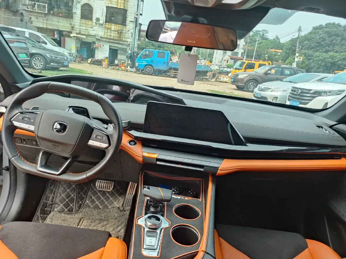 2023 ChangAn UNI-V 1.5T 188HP L4 7DCT,autocango,china used car exporter,china ev exporter,chinese used car exporter,chinese used ev exporter