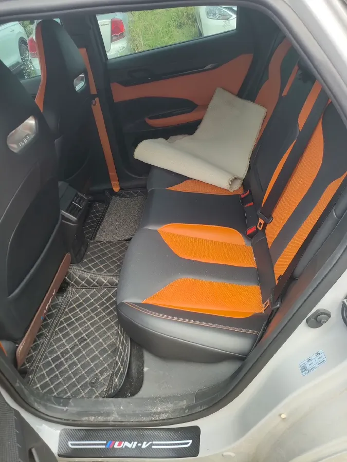 2023 ChangAn UNI-V 1.5T 188HP L4 7DCT,autocango,china used car exporter,china ev exporter,chinese used car exporter,chinese used ev exporter