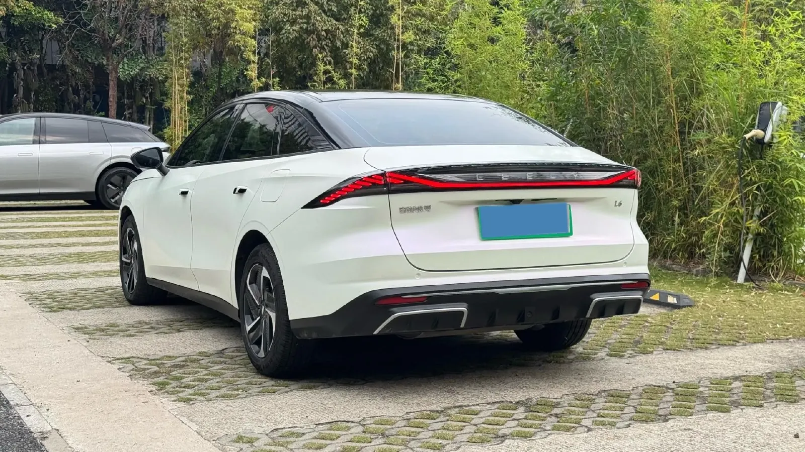 2023 Geely Galaxy L6 1.5T 163HP L4 3DHT PHEV,autocango,china used car exporter,china ev exporter,chinese used car exporter,chinese used ev exporter