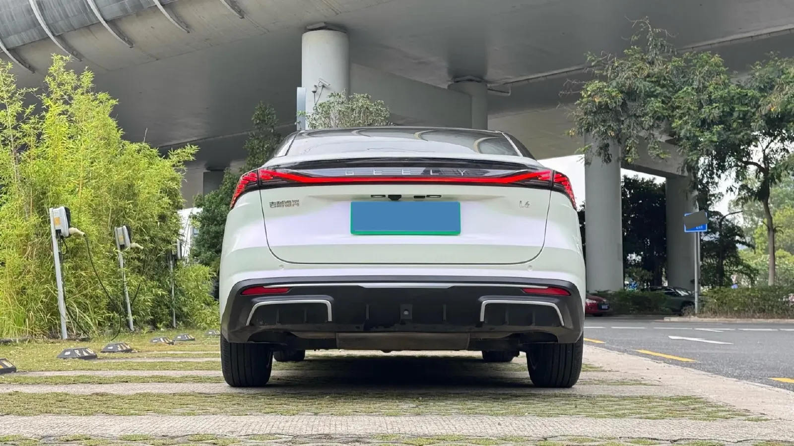 2023 Geely Galaxy L6 1.5T 163HP L4 3DHT PHEV,autocango,china used car exporter,china ev exporter,chinese used car exporter,chinese used ev exporter