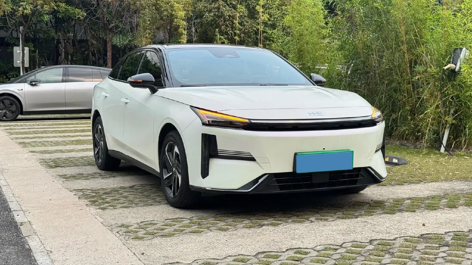 2023 Geely Galaxy L6 1.5T 163HP L4 3DHT PHEV,autocango,china used car exporter,china ev exporter,chinese used car exporter,chinese used ev exporter