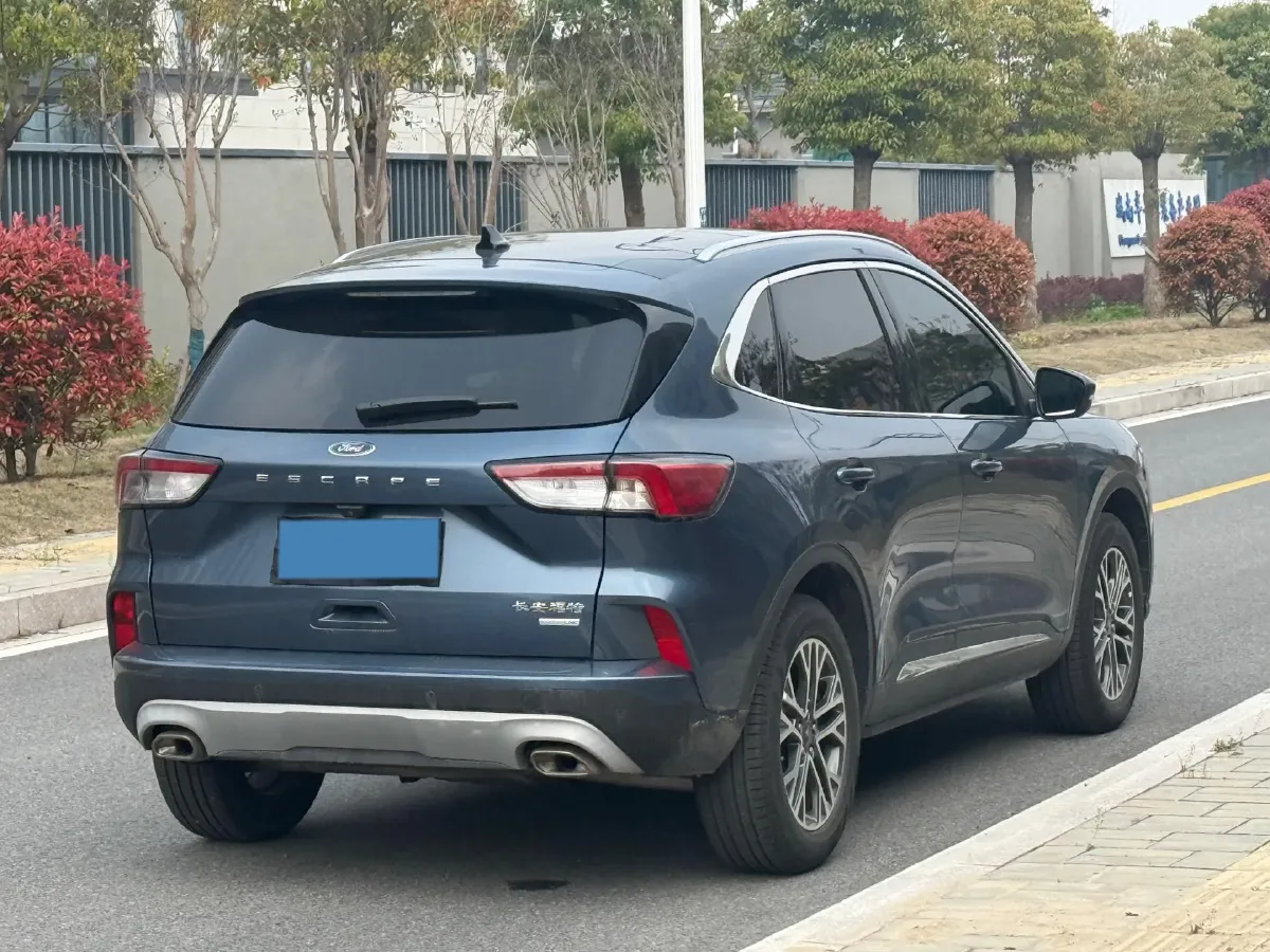 2020 Ford Escape 2.0T 248HP L4 8AT,autocango,china used car exporter,china ev exporter,chinese used car exporter,chinese used ev exporter