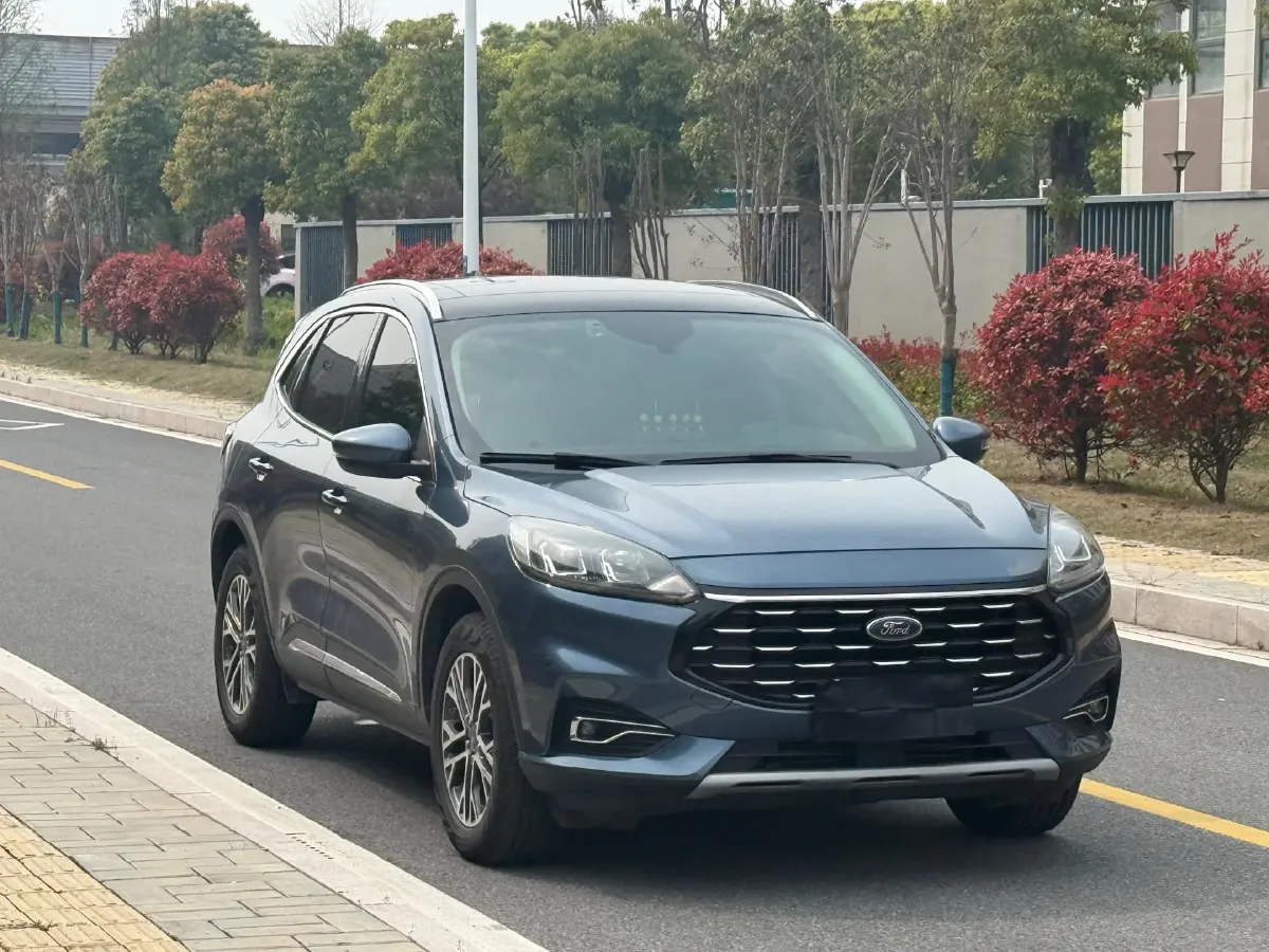 2020 Ford Escape 2.0T 248HP L4 8AT,autocango,china used car exporter,china ev exporter,chinese used car exporter,chinese used ev exporter