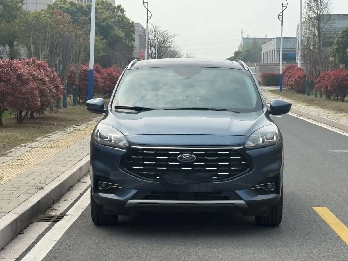2020 Ford Escape 2.0T 248HP L4 8AT,autocango,china used car exporter,china ev exporter,chinese used car exporter,chinese used ev exporter