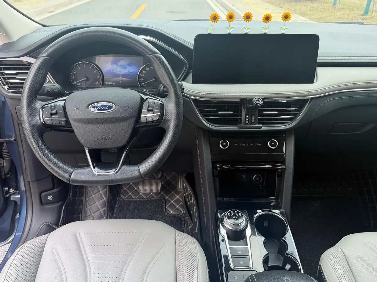 2020 Ford Escape 2.0T 248HP L4 8AT,autocango,china used car exporter,china ev exporter,chinese used car exporter,chinese used ev exporter