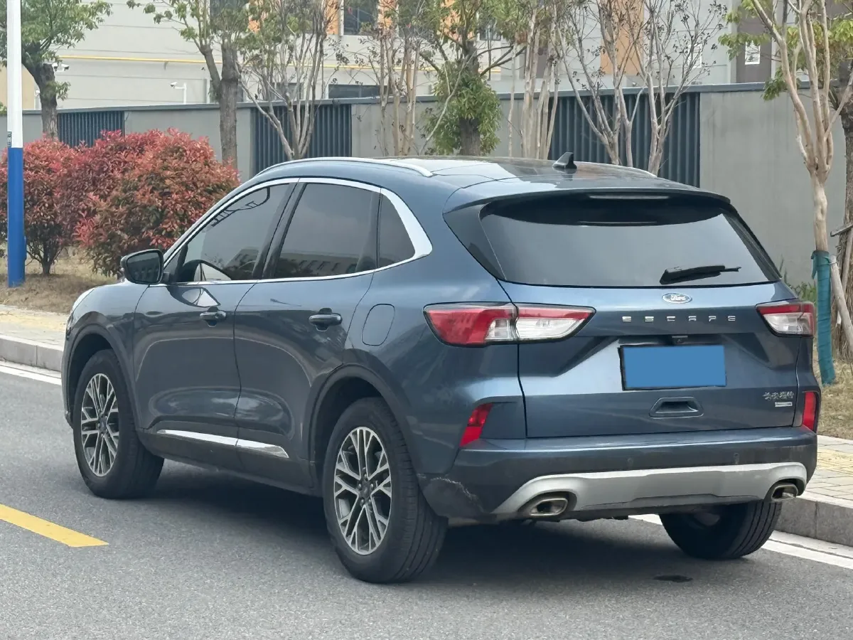 2020 Ford Escape 2.0T 248HP L4 8AT,autocango,china used car exporter,china ev exporter,chinese used car exporter,chinese used ev exporter