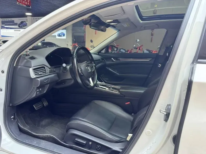 2022 Honda Accord 1.5T 194HP L4 CVT,autocango,china used car exporter,china ev exporter,chinese used car exporter,chinese used ev exporter