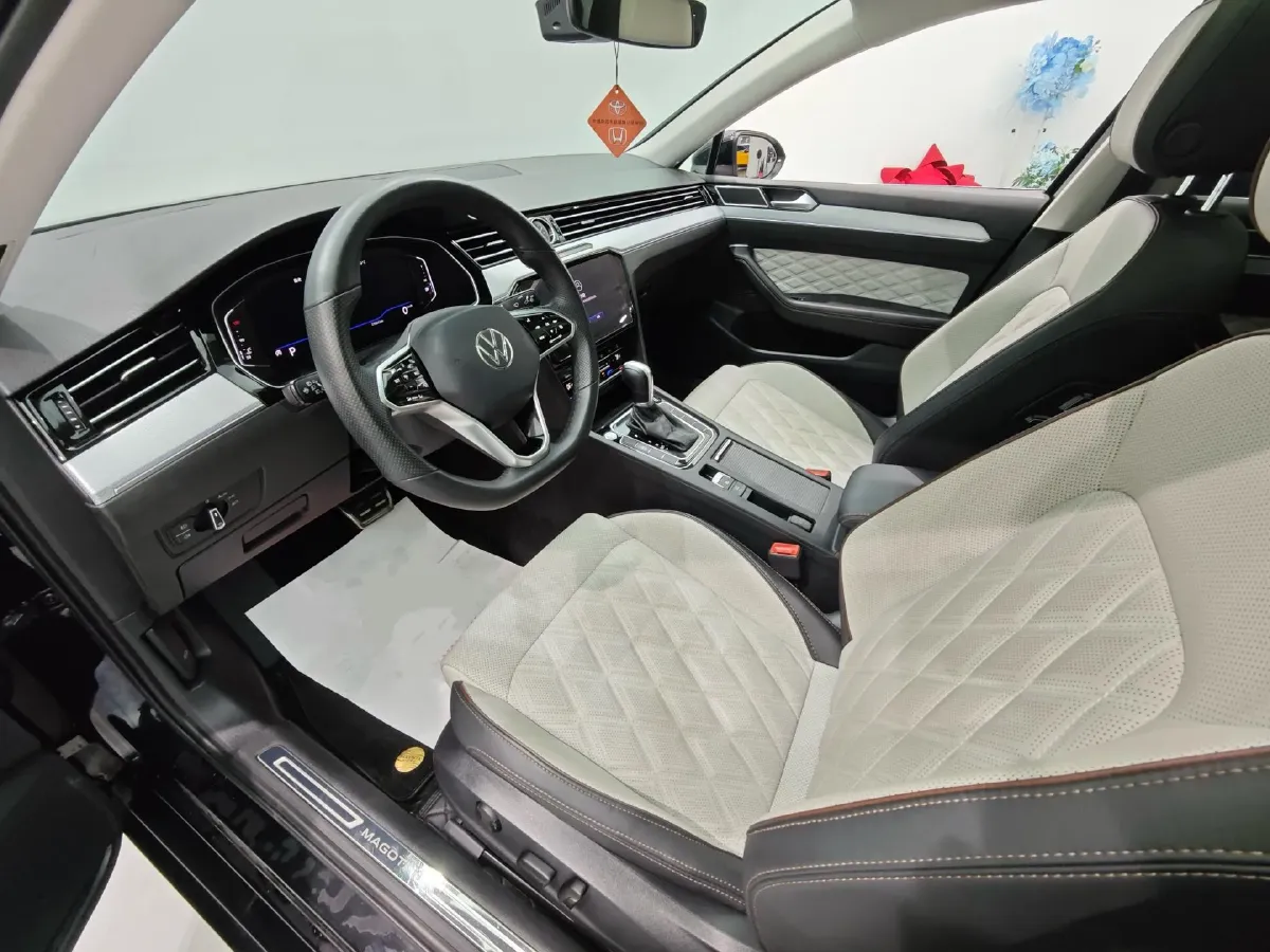 2023 Volkswagen Magotan 2.0T 186HP L4 7DCT,autocango,china used car exporter,china ev exporter,chinese used car exporter,chinese used ev exporter