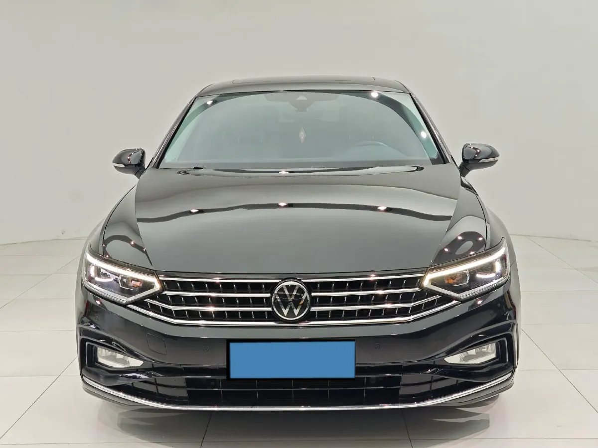2023 Volkswagen Magotan 2.0T 186HP L4 7DCT,autocango,china used car exporter,china ev exporter,chinese used car exporter,chinese used ev exporter