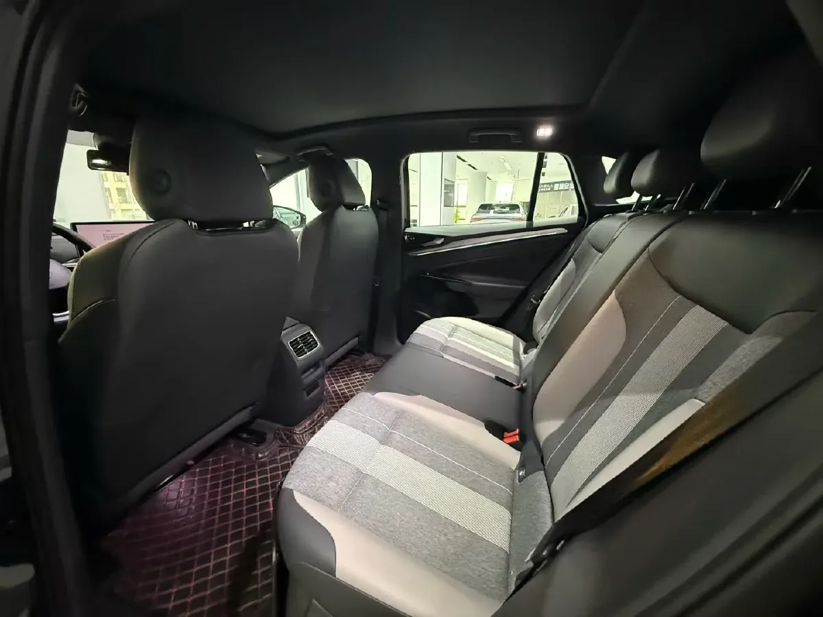 2025 Skoda Superb 2.0T 186HP L4 7DCT,autocango,china used car exporter,china ev exporter,chinese used car exporter,chinese used ev exporter