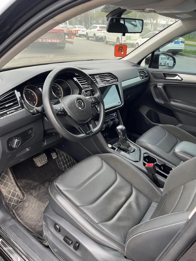 2020 Volkswagen Tiguan L 2.0T 186HP L4 7DCT,autocango,china used car exporter,china ev exporter,chinese used car exporter,chinese used ev exporter
