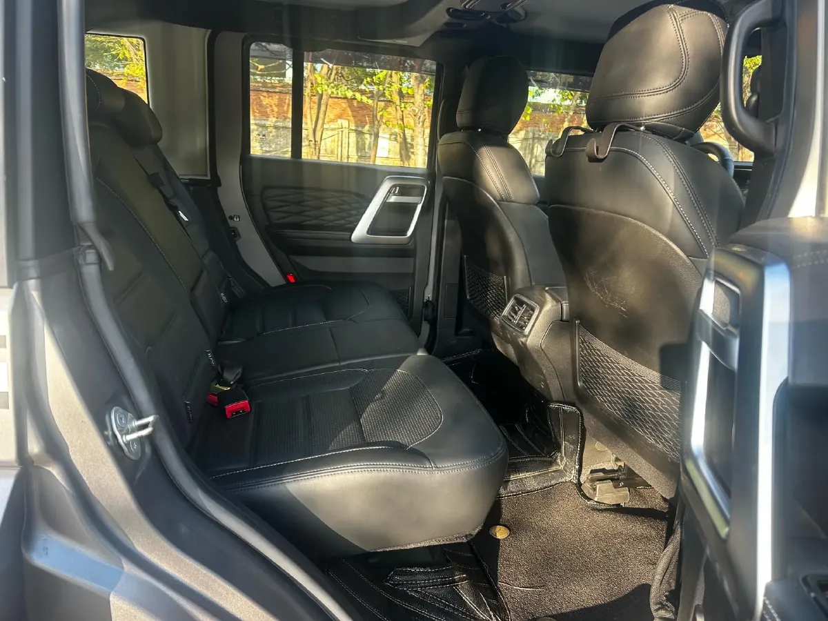 2023 Beijing BJ40 2.0T 224HP L4 8AT,autocango,china used car exporter,china ev exporter,chinese used car exporter,chinese used ev exporter