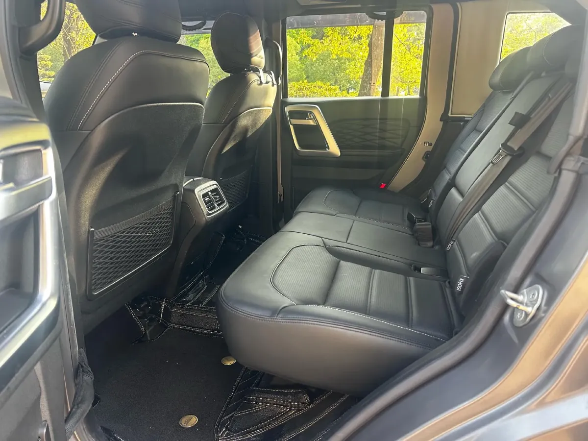 2023 Beijing BJ40 2.0T 224HP L4 8AT,autocango,china used car exporter,china ev exporter,chinese used car exporter,chinese used ev exporter